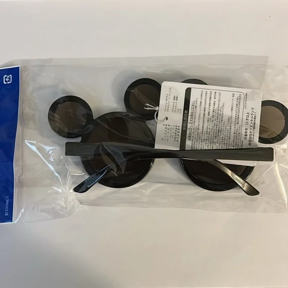 Tokyo Disney Resort Exclusive Mickey Mouse Black Sunglasses - Picture 2 of 5